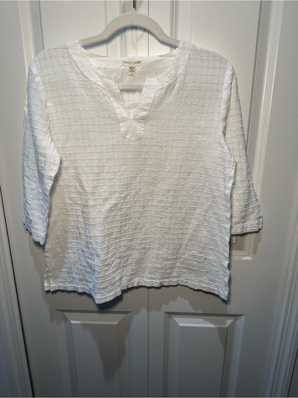 Eileen Fisher White Textured Waffle Blouse with V-Notch Cottage Coastal Core